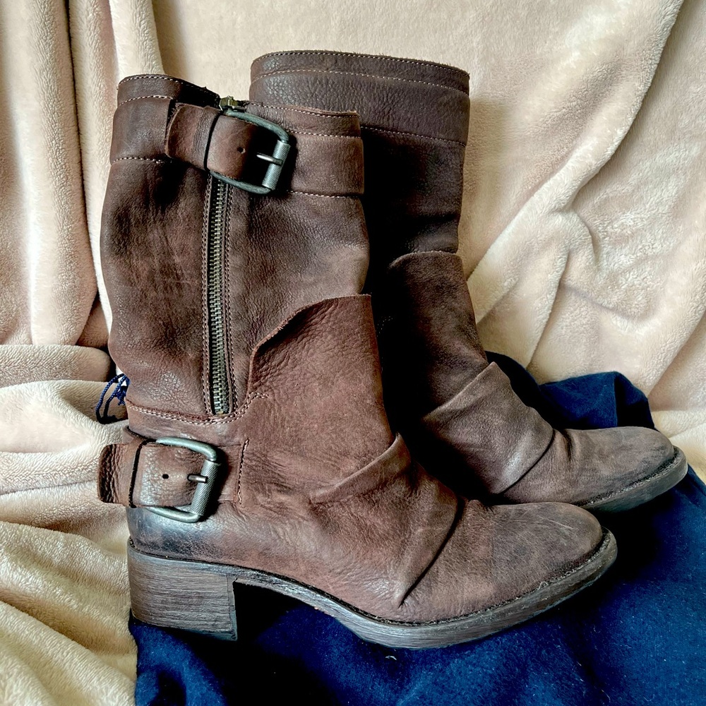Vera Wang Lavender Moro Boots
